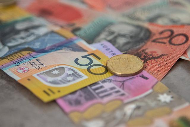 australian-money-stacked